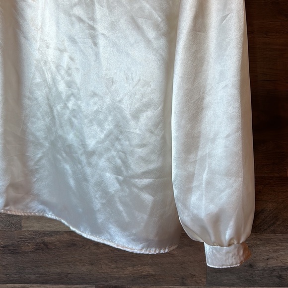 Vintage Norton McNaughton silky blouse with lace collar PTP: 21 1/2 L: 26 inches - Picture 11 of 16